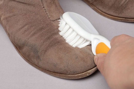Как мыть замшевую обувь